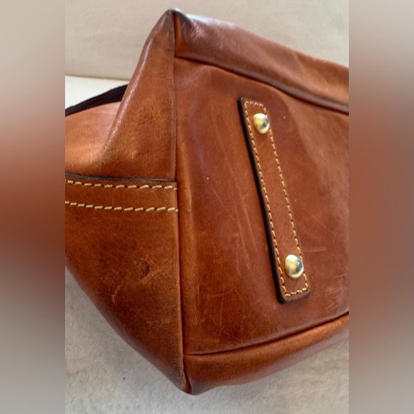 Dooney and Bourke Vintage Florentine Brown Leather Kingston Hobo Bag - Picture 13 of 16
